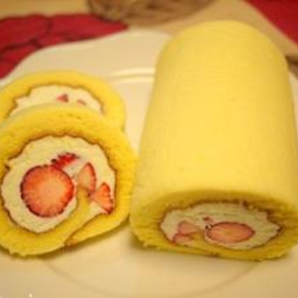しっとりふわふわの幸せ 丸ごと苺のロールケーキ レシピ 作り方 By Moca Moco 楽天レシピ しっとりふわふわの幸せ 丸ごと苺のロールケーキ レシピ 作り方 By Moca Moco 楽天レシピ